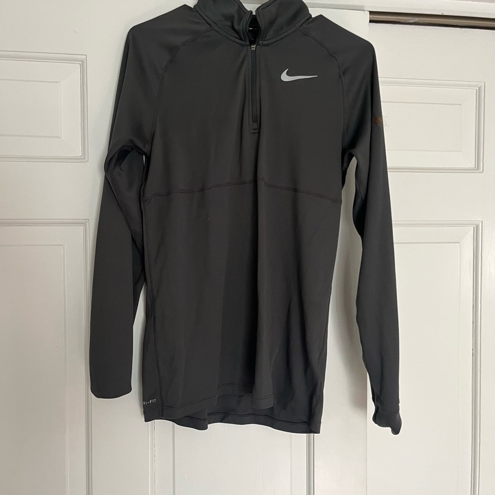 Nike mens quarter zip in a dark grey
